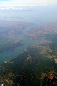 Aerial view of the Bosphorus from north (bottom) to south (top). Credit: Wikepedia
