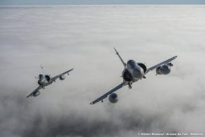 Mirage 2000-5 de l'Escadron de Chasse 1/2 "Cigognes" en vol dans le ciel de Lituanie dans le cadre de l'Opération Baltic Air Policing 2016.