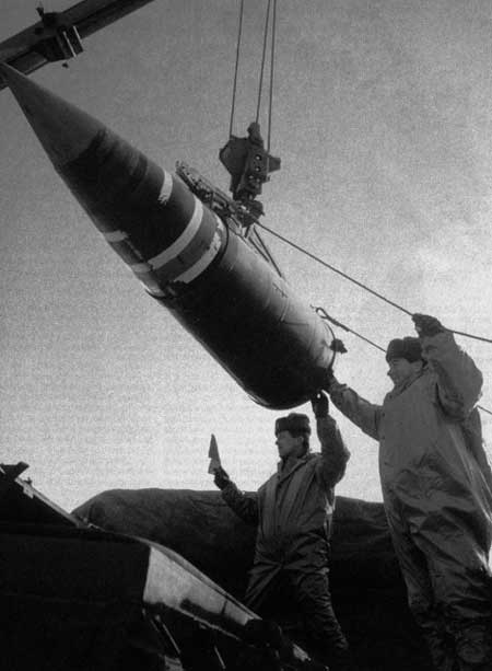 Russian tactical nuclear warhead in the field during the 1990s (Credit: http://www.energy-dimension.com/soviet-nuclear-weapons/) Russian tactical nuclear warhead in the field during the 1990s (Credit: http://www.energy-dimension.com/soviet-nuclear-weapons/)