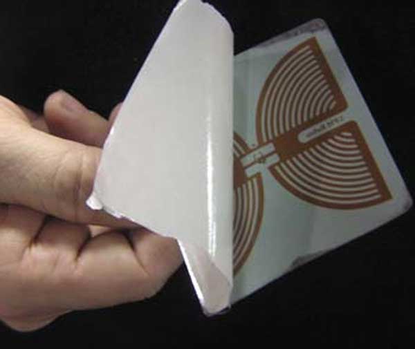 A passive RFID tag showing the embedded microchip (Credit: http://www.almc.army.mil/alog/issues/JulAug07/jav_hard.html) A passive RFID tag showing the embedded microchip (Credit: http://www.almc.army.mil/alog/issues/JulAug07/jav_hard.html)