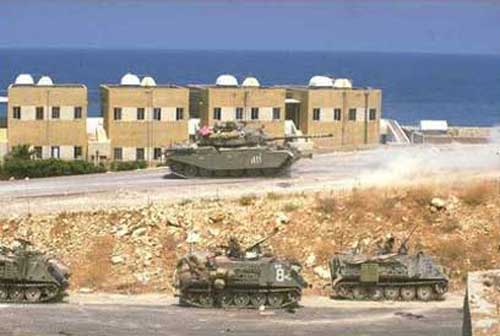 IDF tanks on the Lebanese border, June 1982 (Credit: (Photo: GPO) http://www.ynetnews.com/articles/0,7340,L-3631005,00.html)