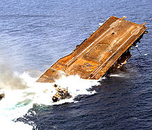 220px-USS_Oriskany_sinking