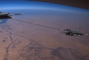 UK tanker refuels Rafale during operation against ISIL. October 31, 2014. Credit: Air Tanker 