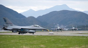 Norwegian F16s taxiing for take off. Credit: Norwegian MOD.