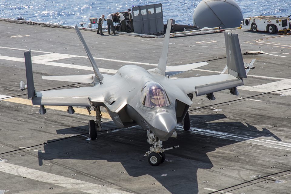 F-35C-Wings-Fold-HO-960x640.jpg